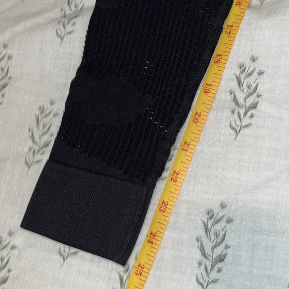 FABLETICS HIGH-WAISTED SEAMLESS MESH LEGGING *NWOT - Picture 4 of 6